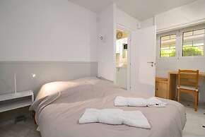 Gly3 65m2 Sunshine Oasis in Glyfada