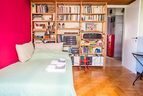 The Architect s 90m2 Flat a Breath From Parthenon