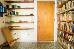 The Architect s 90m2 Flat a Breath From Parthenon