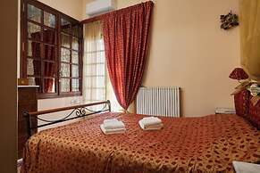 Spacious Central Apartment w h Free Parking Spaces