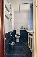 Spacious Central Apartment w h Free Parking Spaces