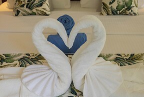 Palm Holiday Apartments