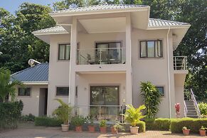 Palm Holiday Apartments