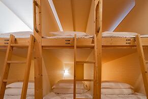 E JOY INN-East Nipoori Branch