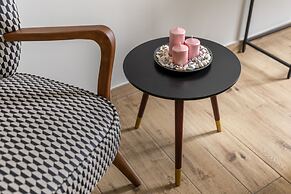 Colosseo Road by Hili