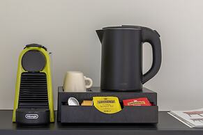 Colosseo Road by Hili