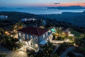 Methoni Paradise Villa for 10 & Pool