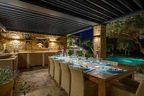 Methoni Paradise Villa for 10 & Pool