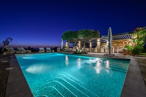 Methoni Paradise Villa for 10 & Pool