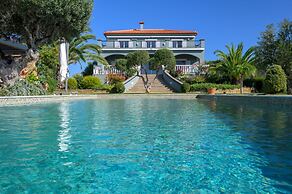 Methoni Paradise Villa for 10 & Pool