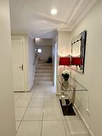 Wonderful 3 bed Duplex in Sought After Prime Community