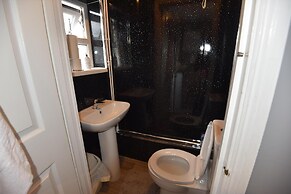 Gorgeous 3 Bedroom House Near Cardiff City Center