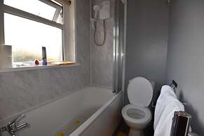 Gorgeous 3 Bedroom House Near Cardiff City Center