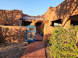 Red Mountain Manor Vineyard and Guesthouse