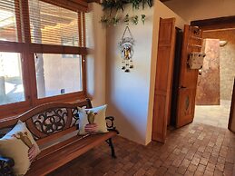 Red Mountain Manor Vineyard and Guesthouse