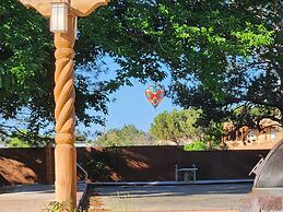 Red Mountain Manor Vineyard and Guesthouse