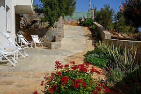 Roots Suites in Crete