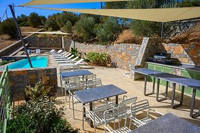 Roots Suites in Crete