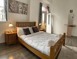 2-bed Historic Apartment in old Town Edinburgh