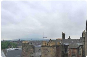 2-bed Historic Apartment in old Town Edinburgh