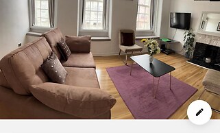 2-bed Historic Apartment in old Town Edinburgh
