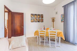 Villetta Bel Mare with garden near sea