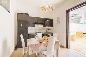 Villetta Bel Mare with garden near sea