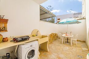 Villetta Bel Mare with garden near sea