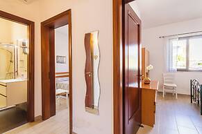 Villetta Bel Mare with garden near sea