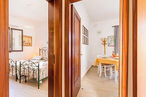 Villetta Bel Mare with garden near sea