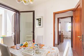 Villetta Bel Mare with garden near sea