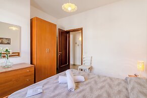 Villetta Bel Mare with garden near sea