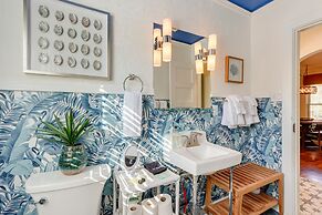 Chic Joplin Cottage w/ Patio < 3 Mi to Town!
