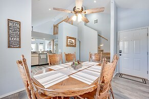 Updated Branson Condo w/ Lake Taneycomo Views!