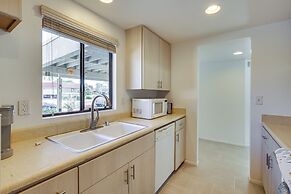 Pet-friendly Palm Desert Retreat: Golf Course View