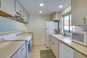 Pet-friendly Palm Desert Retreat: Golf Course View