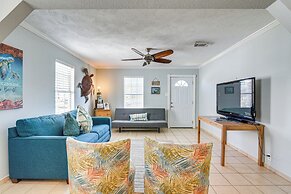 Convenient Galveston Home < 1 Mi to Beach!
