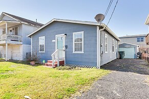 Convenient Galveston Home < 1 Mi to Beach!