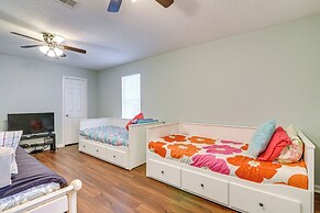 Convenient Galveston Home < 1 Mi to Beach!