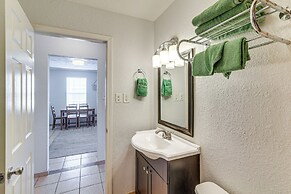 Convenient Galveston Home < 1 Mi to Beach!