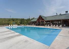 Lazy Jc Lodge 4 Bedroom Lodge by RedAwning