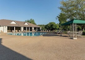 Lazy Jc Lodge 4 Bedroom Lodge by RedAwning