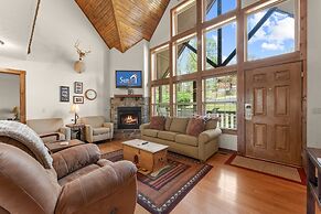 Lazy Jc Lodge 4 Bedroom Lodge by RedAwning