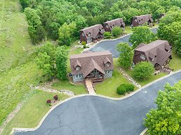 Lazy Jc Lodge 4 Bedroom Lodge by RedAwning