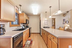 Lazy Jc Lodge 4 Bedroom Lodge by RedAwning