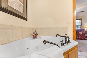 Lazy Jc Lodge 4 Bedroom Lodge by RedAwning