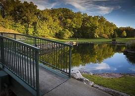 Lazy Jc Lodge 4 Bedroom Lodge by RedAwning