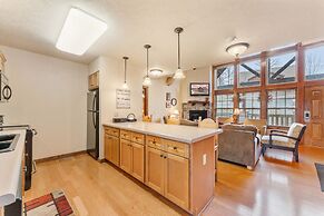 Lazy Jc Lodge 4 Bedroom Lodge by RedAwning