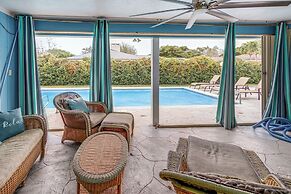 Bright Fort Myers Home w/ Pool - 9 Mi to Beach!
