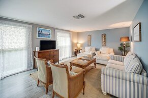 Bright Fort Myers Home w/ Pool - 9 Mi to Beach!